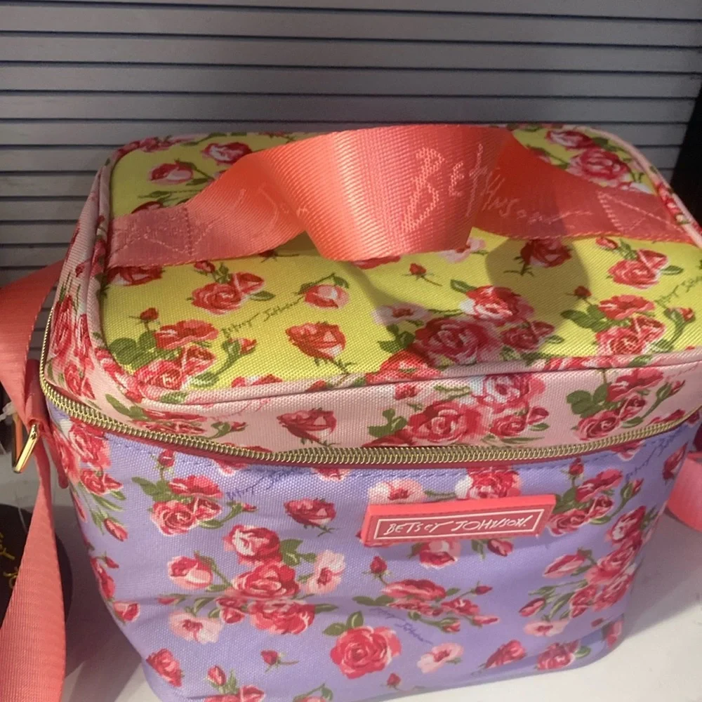 Betsey Johnson Floral Design 6 pack Cooler/Lunch Tote. Dual Handles - Picture 2 of 8